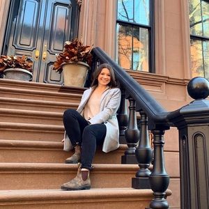 Meet your Posher, Carlee